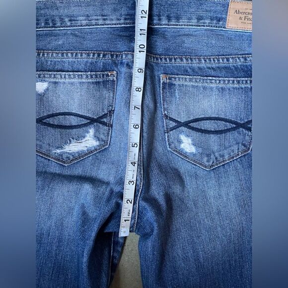 Abercrombie & Fitch Medium Wash Distressed Skinny Jeans (Size: 0/25) - Picture 4 of 12